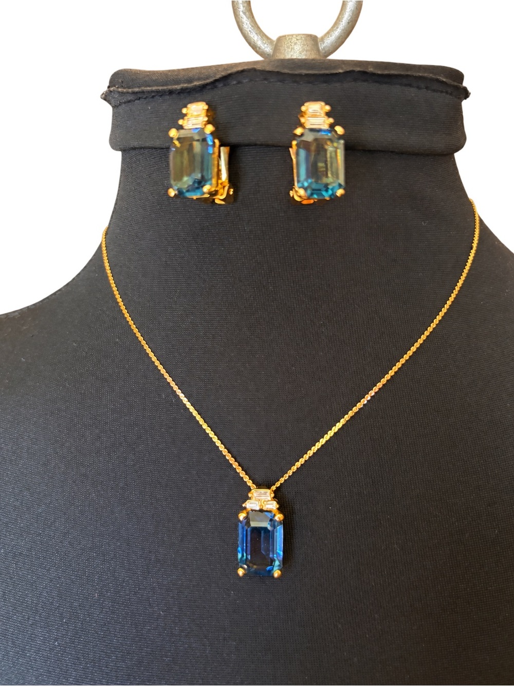 Vintage Christian Dior Blue Crystal Necklace Clip Earrings Demi Parure Signed
